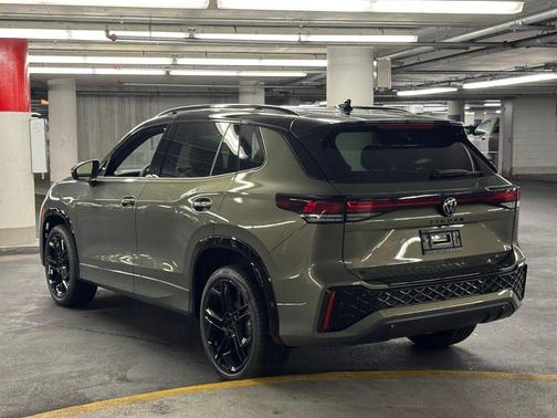 Avocado Green w/Deep Black Roof 2026 Volkswagen Tiguan 2.0T SE R-Line Black 4MOTION