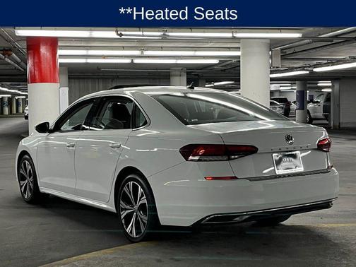 Pure White 2022 Volkswagen Passat 2.0T SE