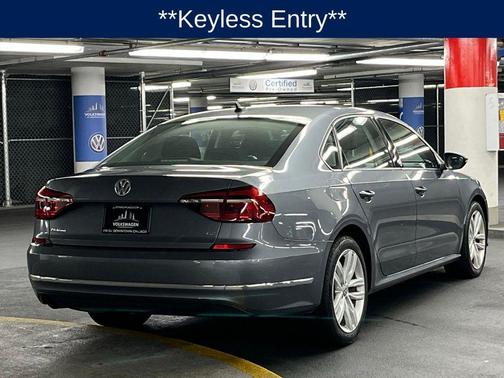 Platinum Gray Metallic 2019 Volkswagen Passat 2.0T Wolfsburg Edition