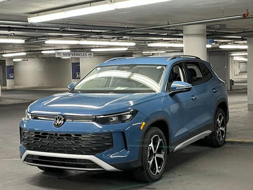 2025 Volkswagen Tiguan 2.0T SE 4MOTION