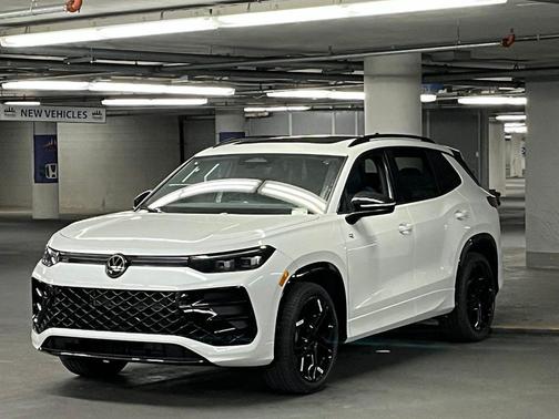 pure white 2026 Volkswagen Tiguan 2.0T S 4MOTION