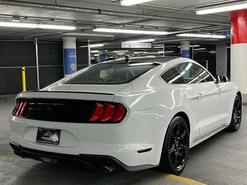 2020 Ford Mustang EcoBoost