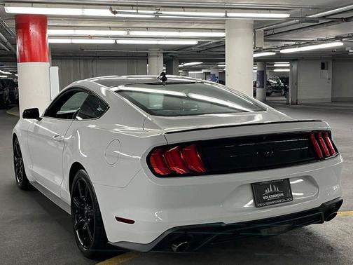 2020 Ford Mustang EcoBoost