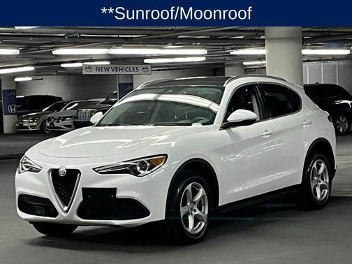Trofeo White Tri-Coat 2018 Alfa Romeo Stelvio Ti
