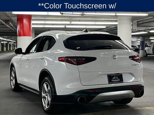 Trofeo White Tri-Coat 2018 Alfa Romeo Stelvio Ti