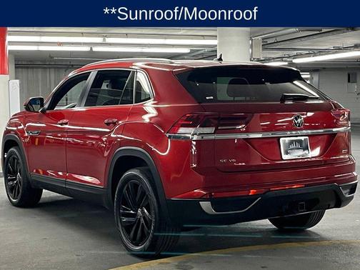 Red Metallic 2022 Volkswagen Atlas Cross Sport 3.6L V6 SE w/Technology