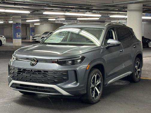 platinum gray metallic 2026 Volkswagen Tiguan 2.0T SE 4MOTION
