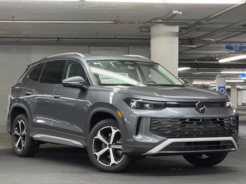 platinum gray metallic 2026 Volkswagen Tiguan 2.0T SE 4MOTION