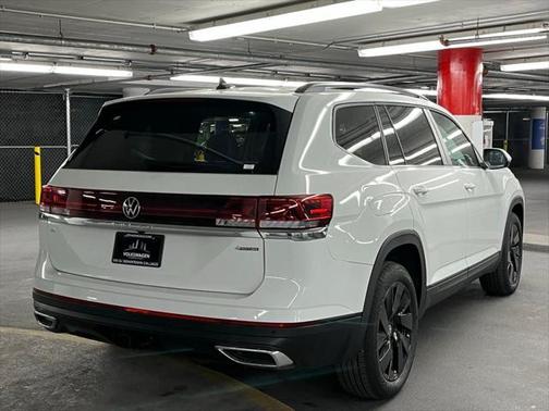 2025 Volkswagen Atlas 2.0T SE w/Technology 4MOTION