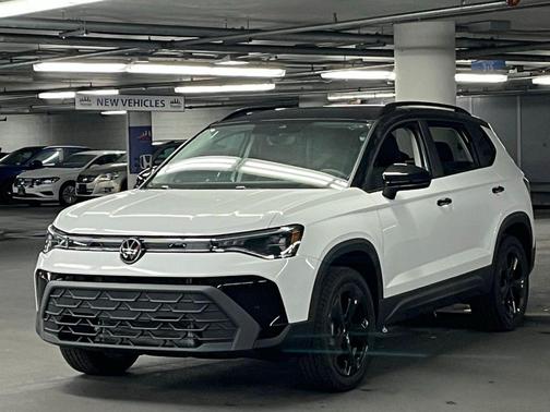 Pure White w/Deep Blk Rf 2026 Volkswagen Taos SE Black