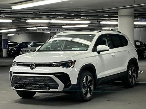 Pure White 2026 Volkswagen Taos SE
