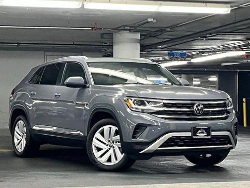 Gray 2022 Volkswagen Atlas Cross Sport 3.6L V6 SE w/Technology
