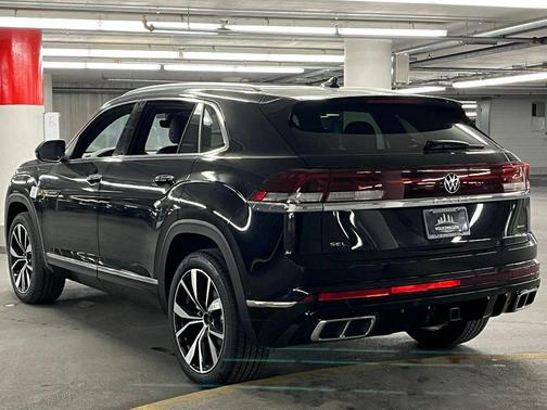 deep black pearl 2026 Volkswagen Atlas Cross Sport 2.0T SEL Premium