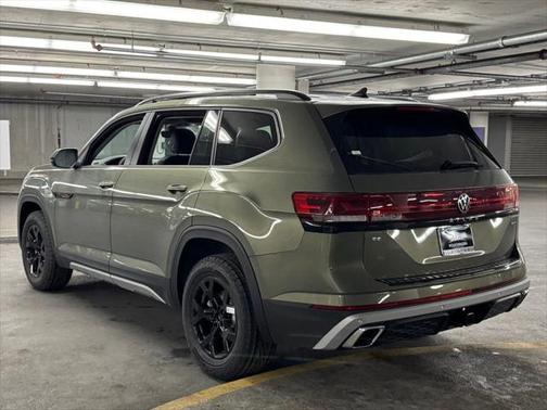 2025 Volkswagen Atlas 2.0T Peak Edition