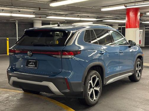 2025 Volkswagen Tiguan 2.0T SE 4MOTION