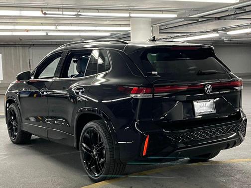 2025 Volkswagen Tiguan 2.0T SE R-Line Black 4MOTION