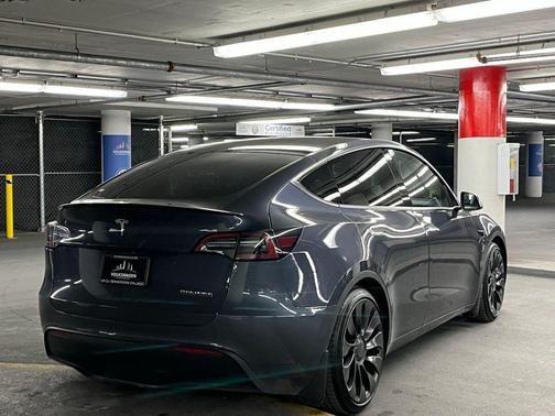 2022 Tesla Model Y Performance Dual Motor All-Wheel Drive