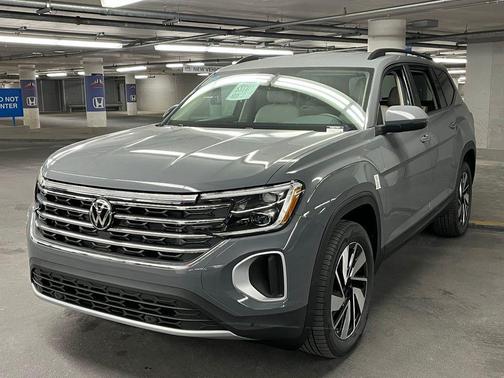 2025 Volkswagen Atlas 2.0T SE w/Technology 4MOTION