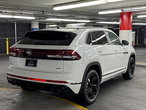 2026 Volkswagen Atlas Cross Sport 2.0T SEL