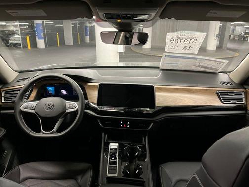 2026 Volkswagen Atlas 2.0T SE w/Technology 4MOTION