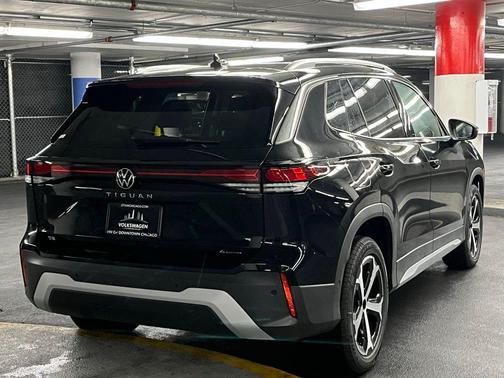2025 Volkswagen Tiguan 2.0T SE 4MOTION