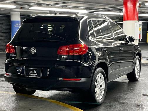 Pearl Metallic 2018 Volkswagen Tiguan Limited 2.0T