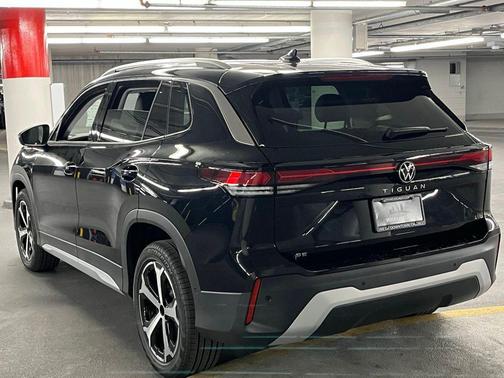 2025 Volkswagen Tiguan 2.0T SE