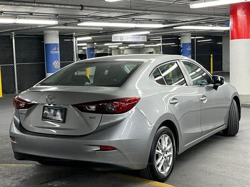 2016 Mazda Mazda3 i Sport