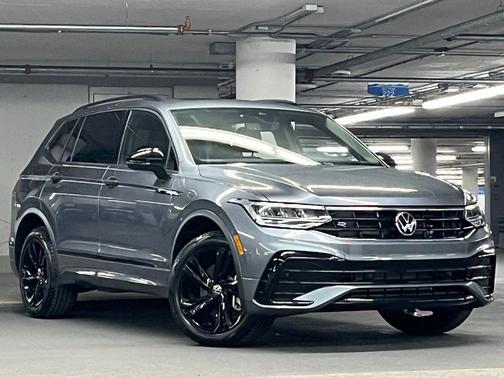 Platinum Gray Metallic 2023 Volkswagen Tiguan 2.0T SE R-Line Black 4MOTION