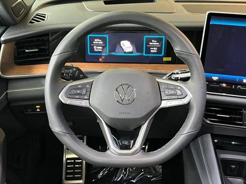 2025 Volkswagen Tiguan 2.0T SEL R-Line 4MOTION