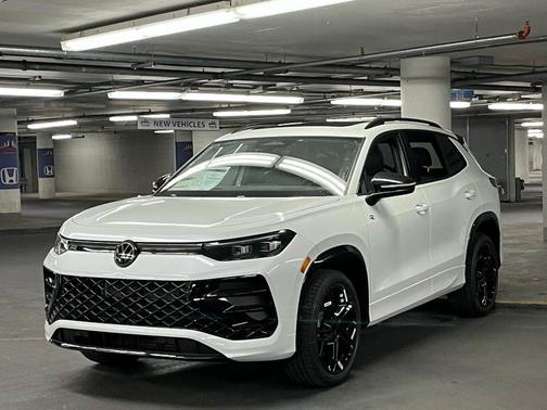 2026 Volkswagen Tiguan 2.0T SE R-Line Black 4MOTION