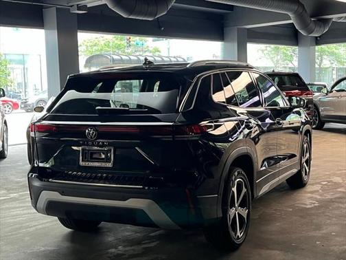 2025 Volkswagen Tiguan 2.0T SE 4MOTION