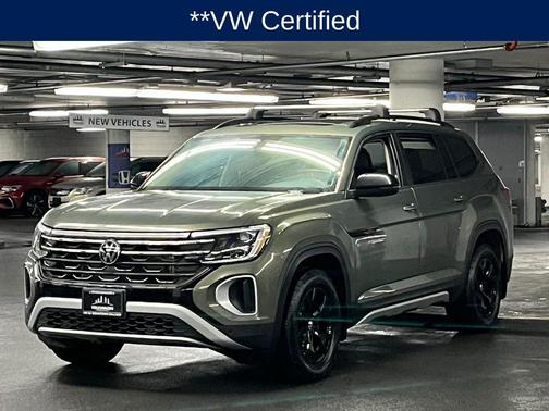 Avocado Green Pearl 2024 Volkswagen Atlas 2.0T SE w/Technology 4MOTION