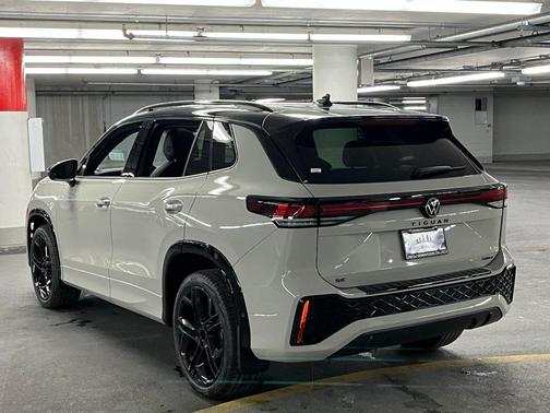 2026 Volkswagen Tiguan 2.0T SE R-Line Black 4MOTION