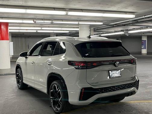 2026 Volkswagen Tiguan 2.0T SEL R-Line 4MOTION