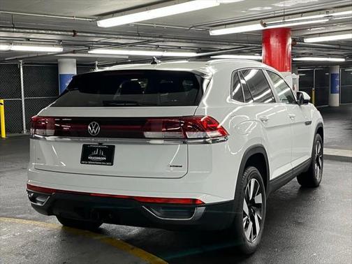 2025 Volkswagen Atlas Cross Sport 2.0T SE w/Technology 4MOTION