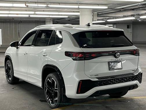 2026 Volkswagen Tiguan 2.0T SEL R-Line 4MOTION