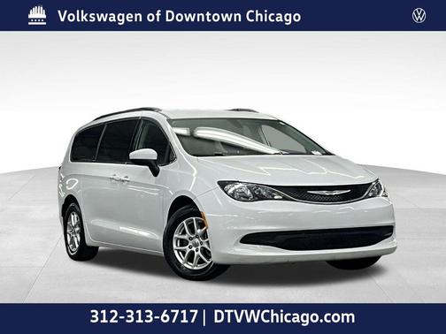 Bright White Clearcoat 2021 Chrysler Voyager LXI