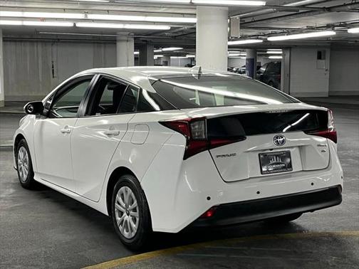 2021 Toyota Prius L
