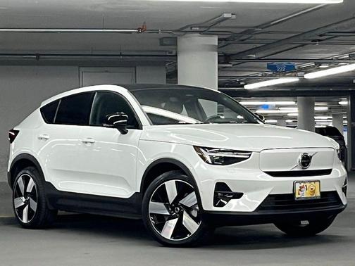 Crystal White Metallic 2023 Volvo C40 Recharge Pure Electric Twin Ultimate