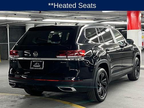 Deep Black Pearl 2023 Volkswagen Atlas 3.6L SE w/Technology