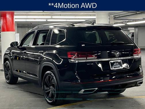 Deep Black Pearl 2023 Volkswagen Atlas 3.6L SE w/Technology