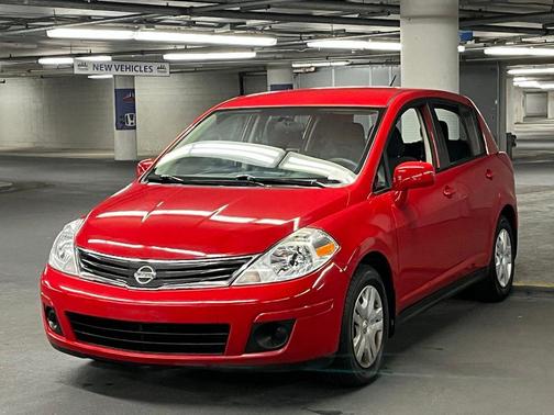 2011 Nissan Versa 1.8 S