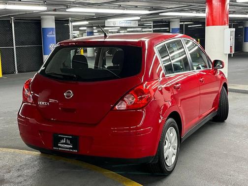 2011 Nissan Versa 1.8 S