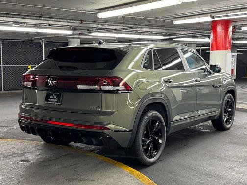 2026 Volkswagen Atlas Cross Sport 2.0T SEL