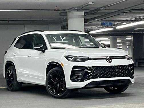 2026 Volkswagen Tiguan 2.0T SE R-Line Black