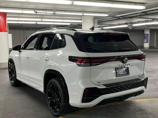 2025 Volkswagen Tiguan 2.0T SE R-Line Black 4MOTION