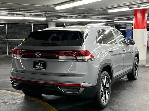 2025 Volkswagen Atlas Cross Sport 2.0T SE w/Technology 4MOTION