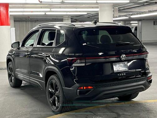 2026 Volkswagen Taos SE Black