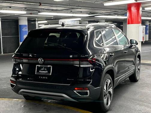 2025 Volkswagen Taos 1.5T SE